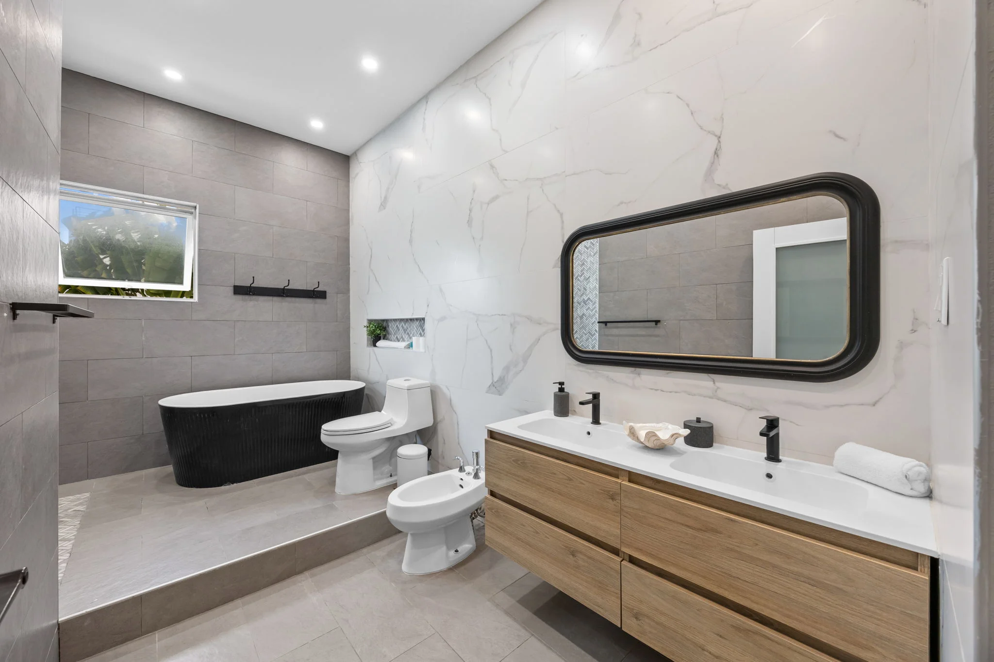 Lotus Suite 4