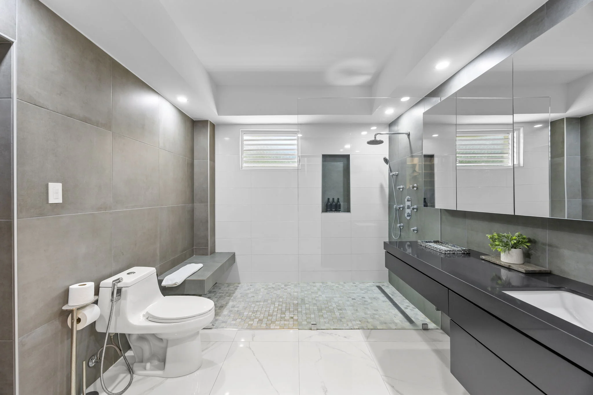 Resident Suite 4
